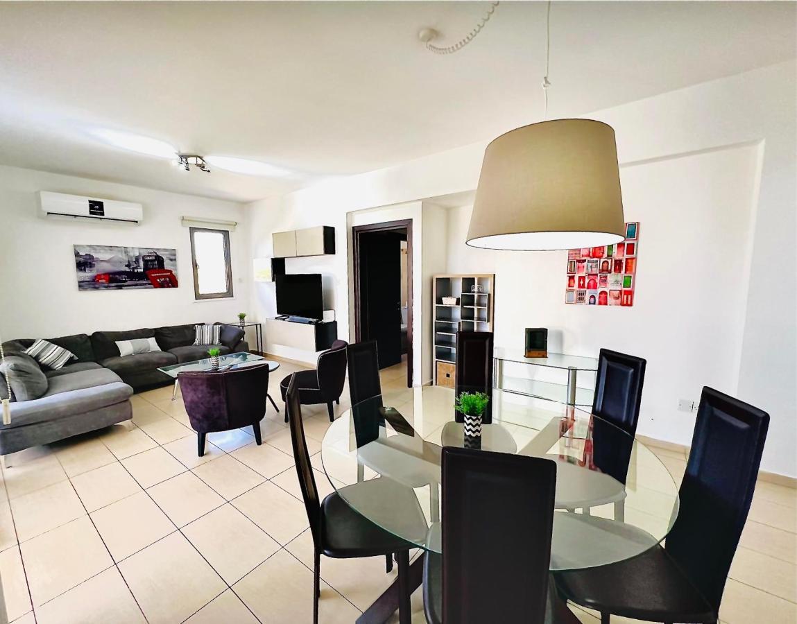 Lara 303 Apartment ลาร์นาคา ภายนอก รูปภาพ